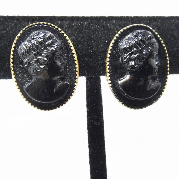 Vtg CORO Black Cameo Earrings Screw Back Gold Tone - Picture 9 of 9